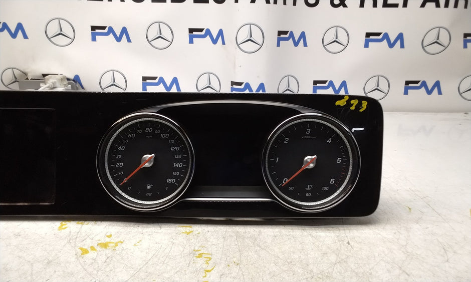 MERCEDES E-CLASS W213 DISPLAY SCREEN INSTRUMENT CLUSTER FM00736