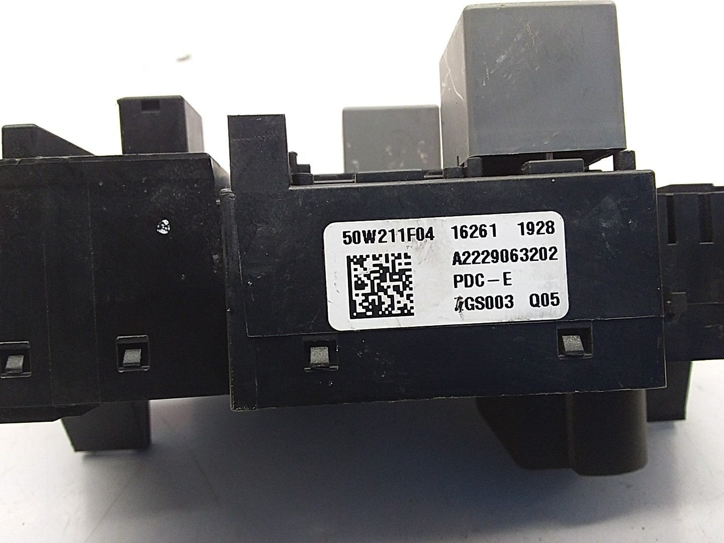 MERCEDES BENZ S-CLASS W222 FUSE BOX RELAY  A2229063202 FMF74