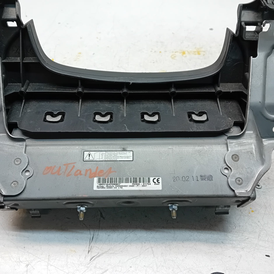 MITSUBISHI OUTLANDER MK3 KNEE AIR SRS BAG RIGHT DRIVER SIDE 7030A-31754 FM00985