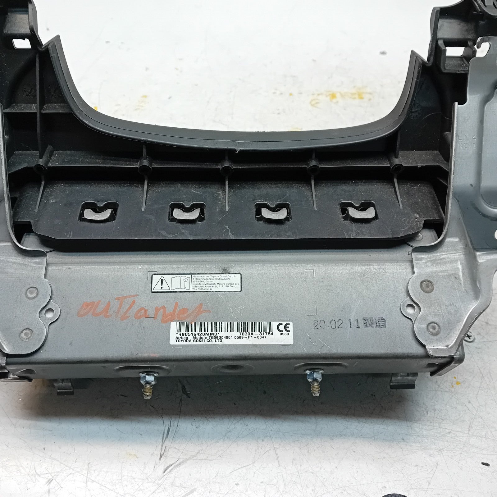 MITSUBISHI OUTLANDER MK3 KNEE AIR SRS BAG RIGHT DRIVER SIDE 7030A-31754 FM00985