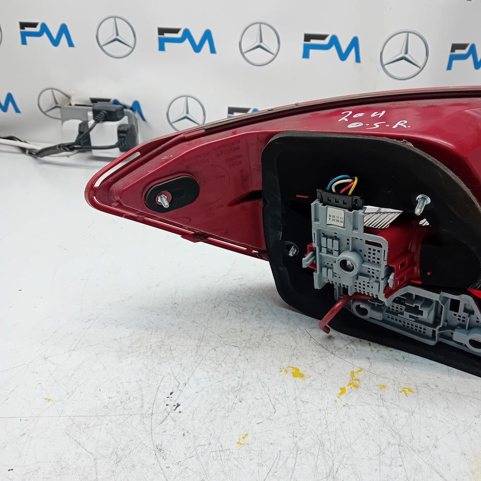 MERCEDES C-CLASS W204 DRIVER SIDE OS REAR TAIL LIGHT A2048205864 2011 FMT119