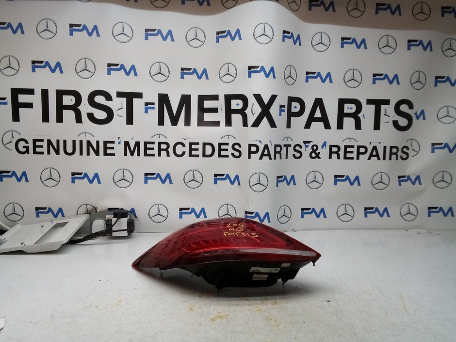 MERCEDES C-CLASS W205 PASSENGER SIDE LEFT NS REAR TAIL LIGHT A2059064703 FMT215