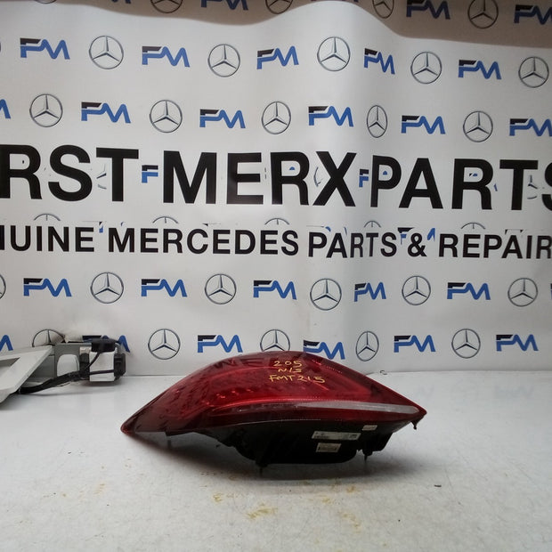 MERCEDES C-CLASS W205 PASSENGER SIDE LEFT NS REAR TAIL LIGHT A2059064703 FMT215