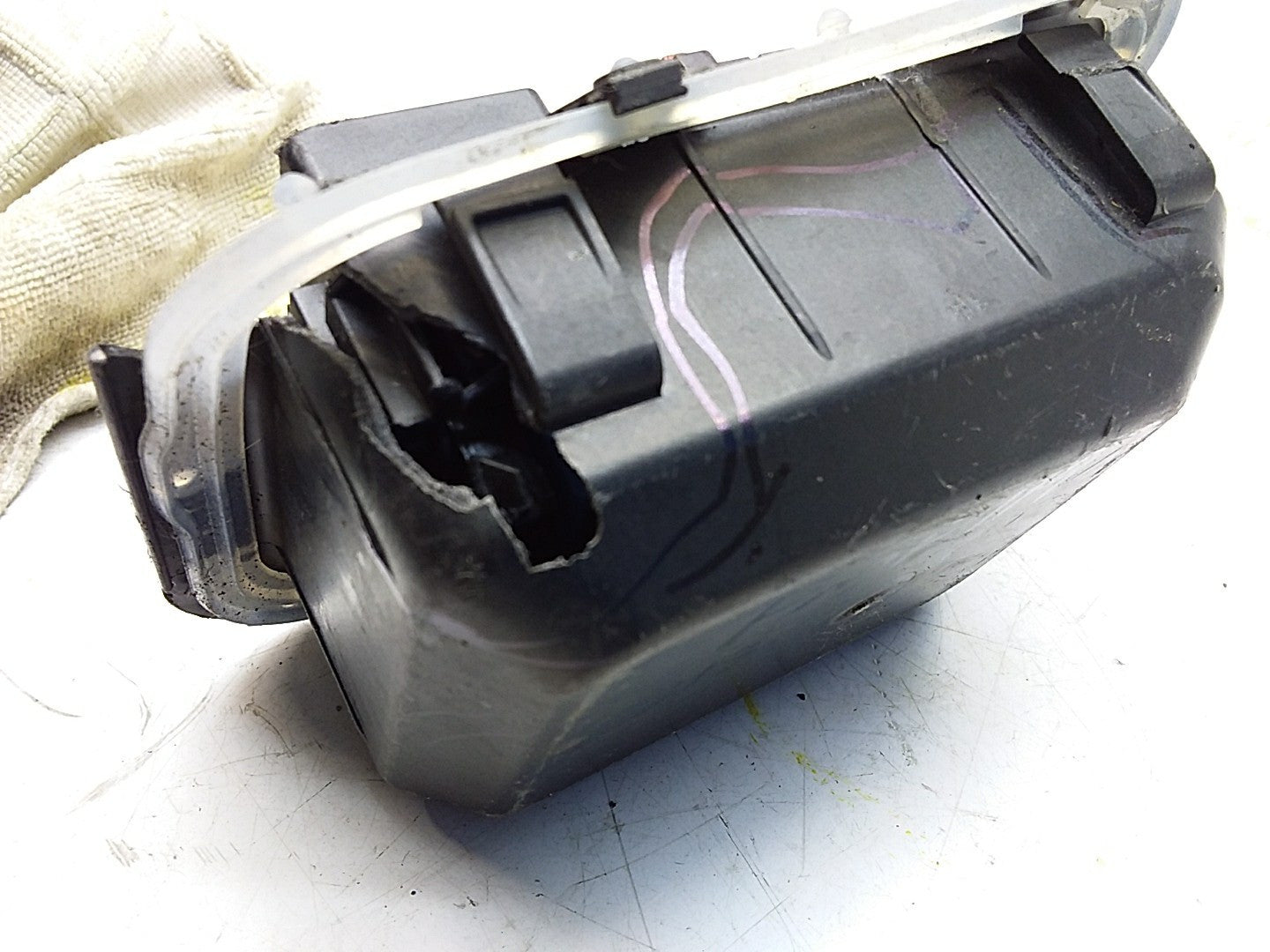MERCEDES BENZ E-CLASS W213 FUSE  BOX 2016 ONWARDS A2135403038 FMF119(DAMAGED)