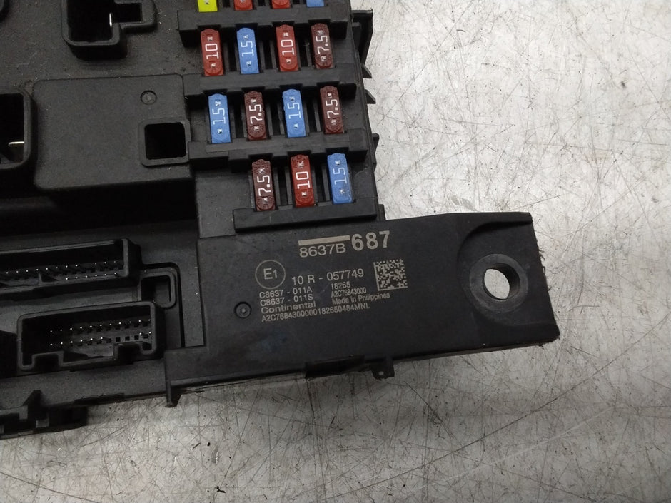 MITSUBISHI OUTLANDER FUSE RELAY  BOX  8637B687  FMF164