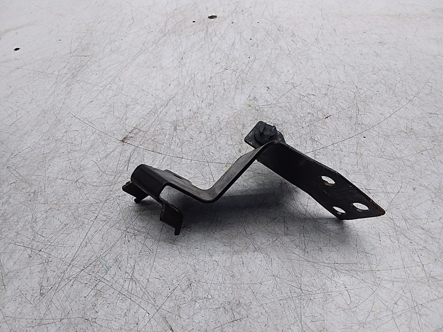 MERCEDES BENZ E-CLASS W213 WATER PUMP MOUNTING BRACKET A2135010420 FMR13