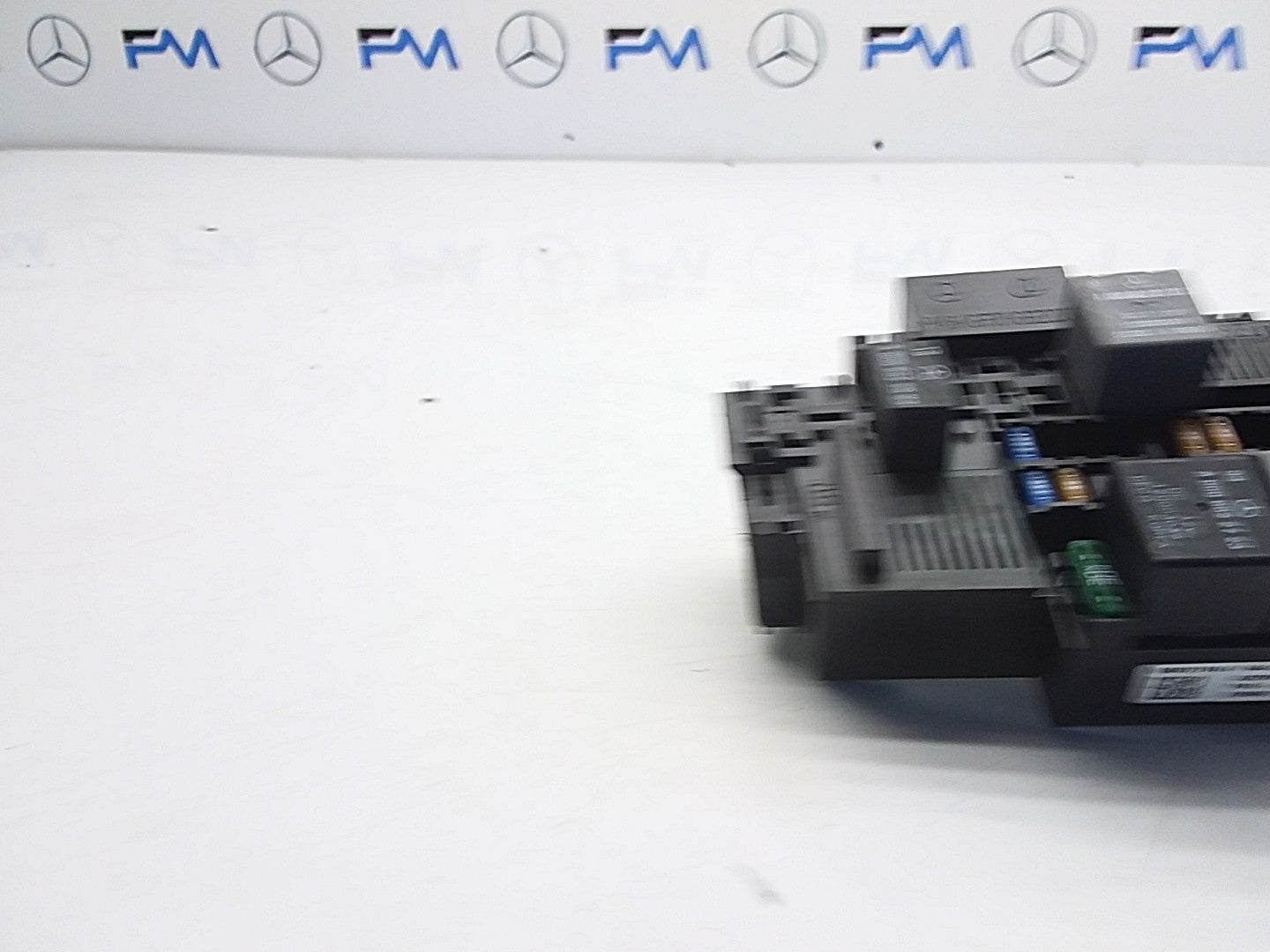 MERCEDES BENZ S-CLASS W222 FUSE BOX RELAY  A2229063202 FMF73