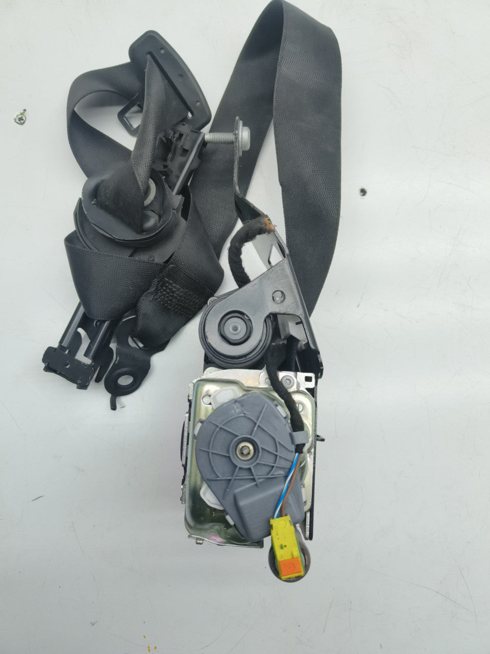 MERCEDES E CLASS W212  SEAT BELT FRONT LEFT PASSENGER SIDE A2128600786 FMS17 NSF