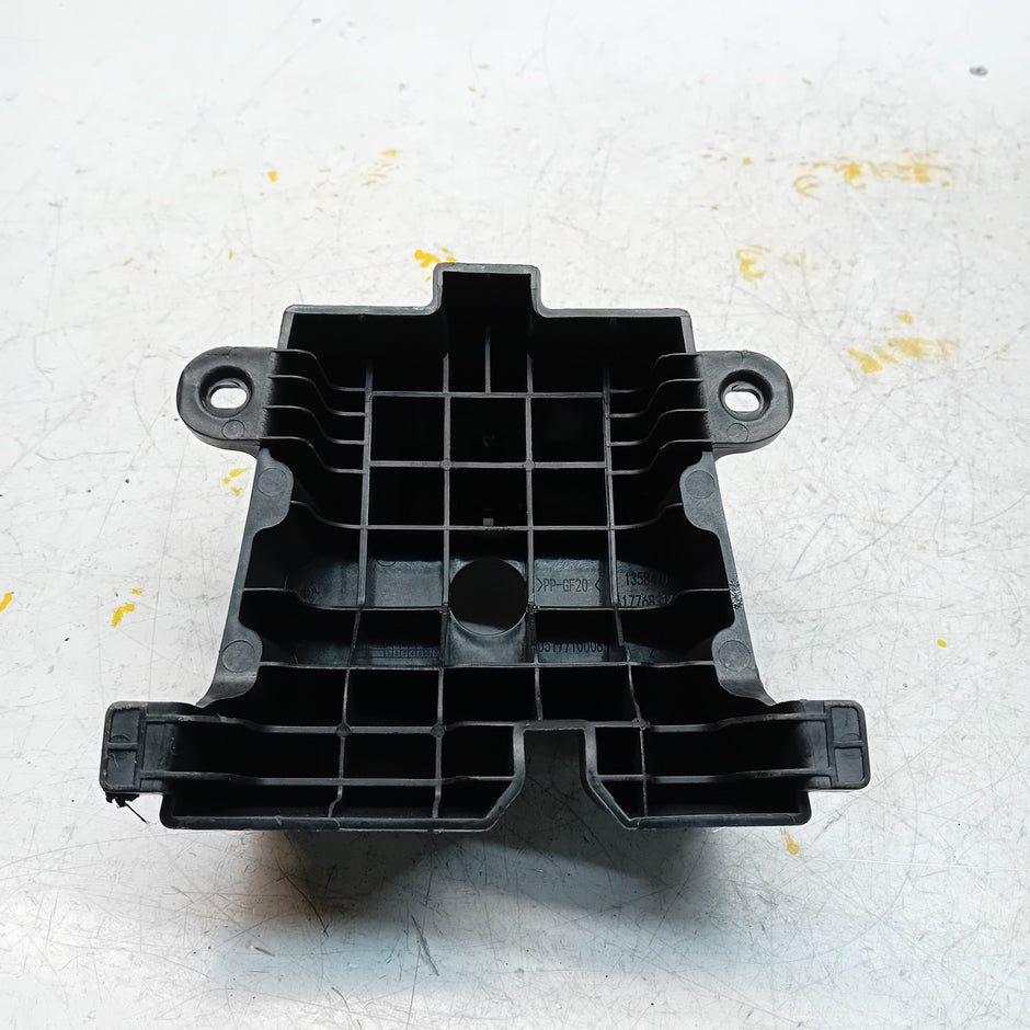 MERCEDES A CLASS W177 CENTRE CONSOLE GEAR SHIFT KNOB BRACKET A1776831400 FM00924