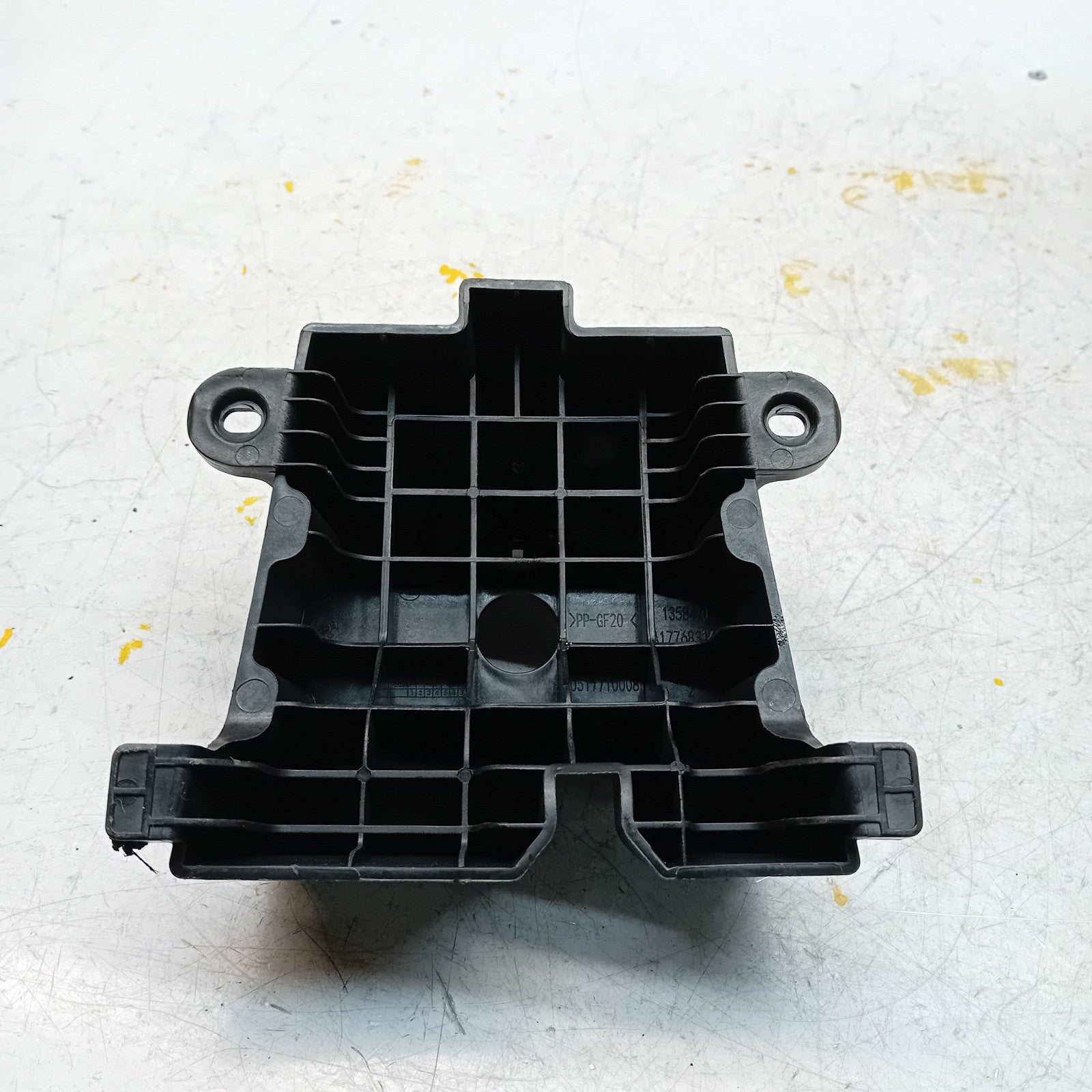 MERCEDES A CLASS W177 CENTRE CONSOLE GEAR SHIFT KNOB BRACKET A1776831400 FM00924