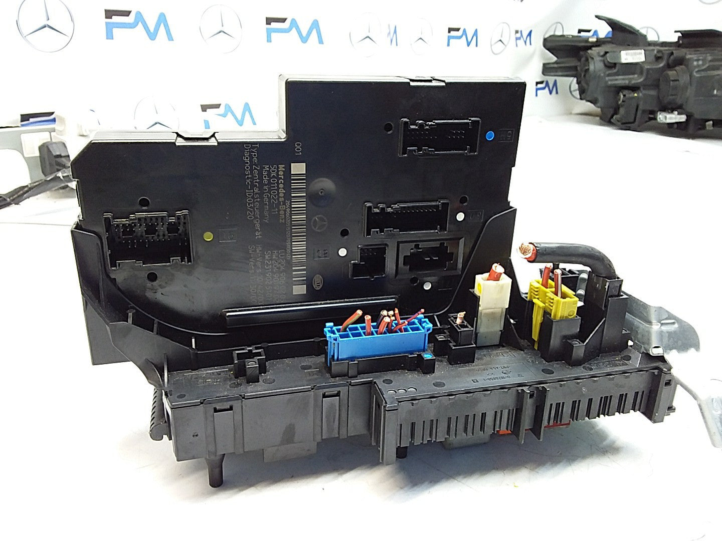 Mercedes C-CLASS W204 Fuse  Box RELAY A2049060205  FMF100