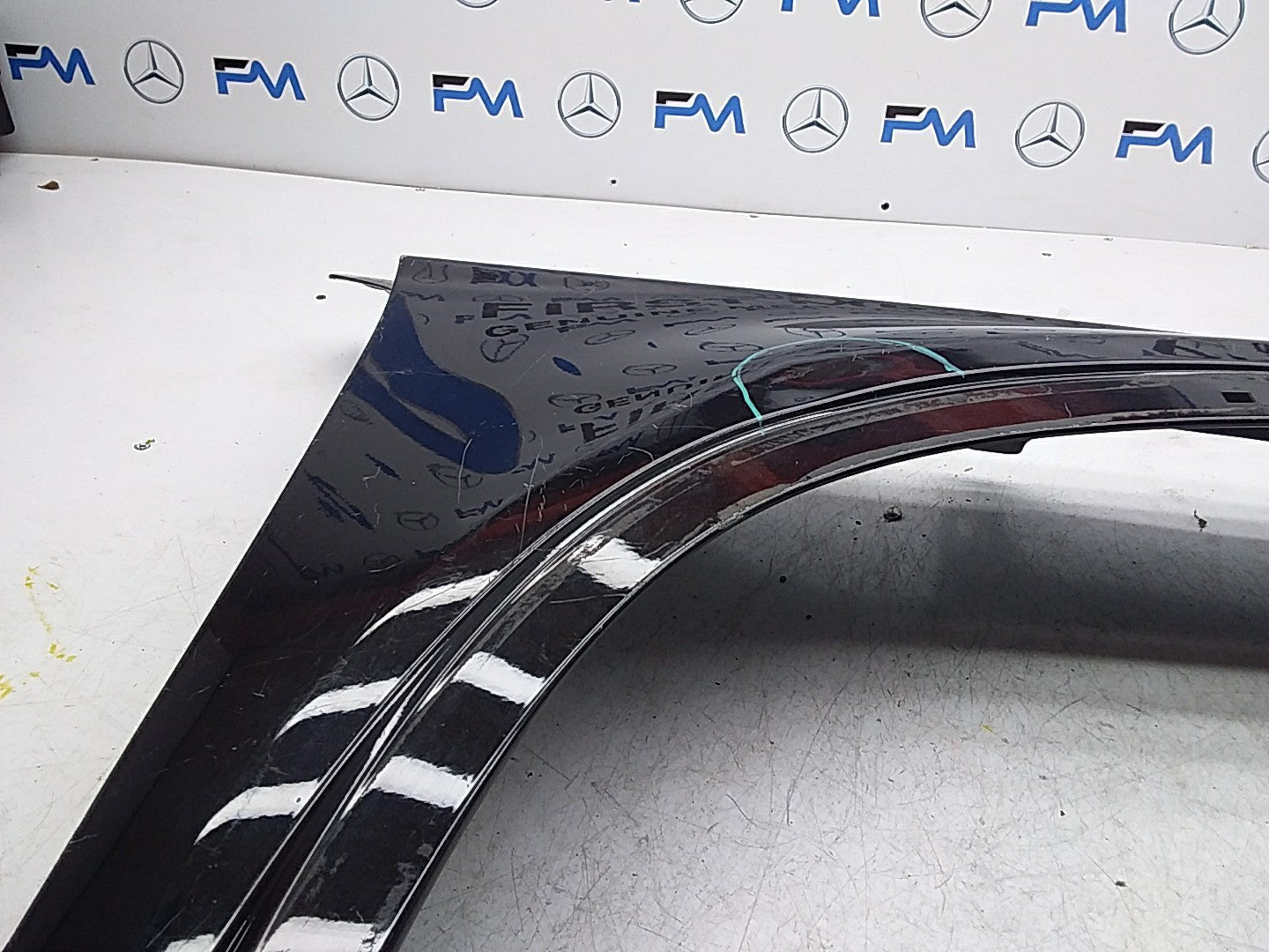 MERCEDES BENZ GLA W156 OS RIGHT DRIVER SIDE WINGS A1568810214 FMW02 (DAMAGED)