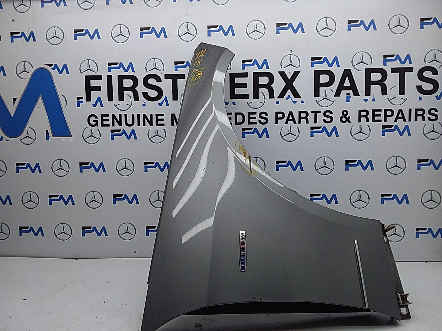 MERCEDES  E-CLASS W212 OS RIGHT DRIVER SIDE WINGS FMW25 A2128610201