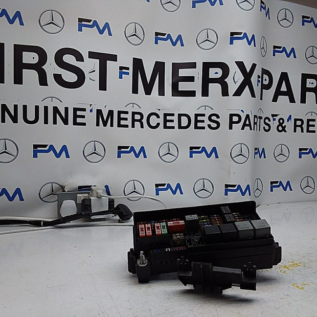 MERCEDES BENZ M-CLASS W164 2005-2011  FUSE RELAY BOX A1645403072 FMF118
