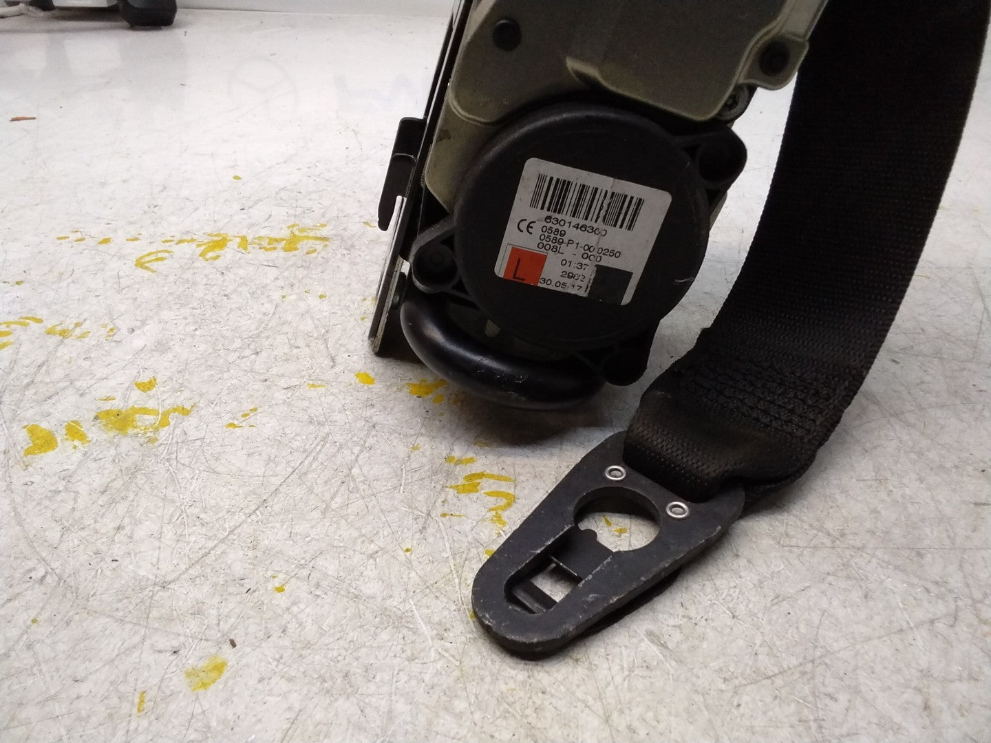 MERCEDES BENZ W205 C CLASS FRONT LEFT SEAT BELT A2058606300 FMS343 NSF