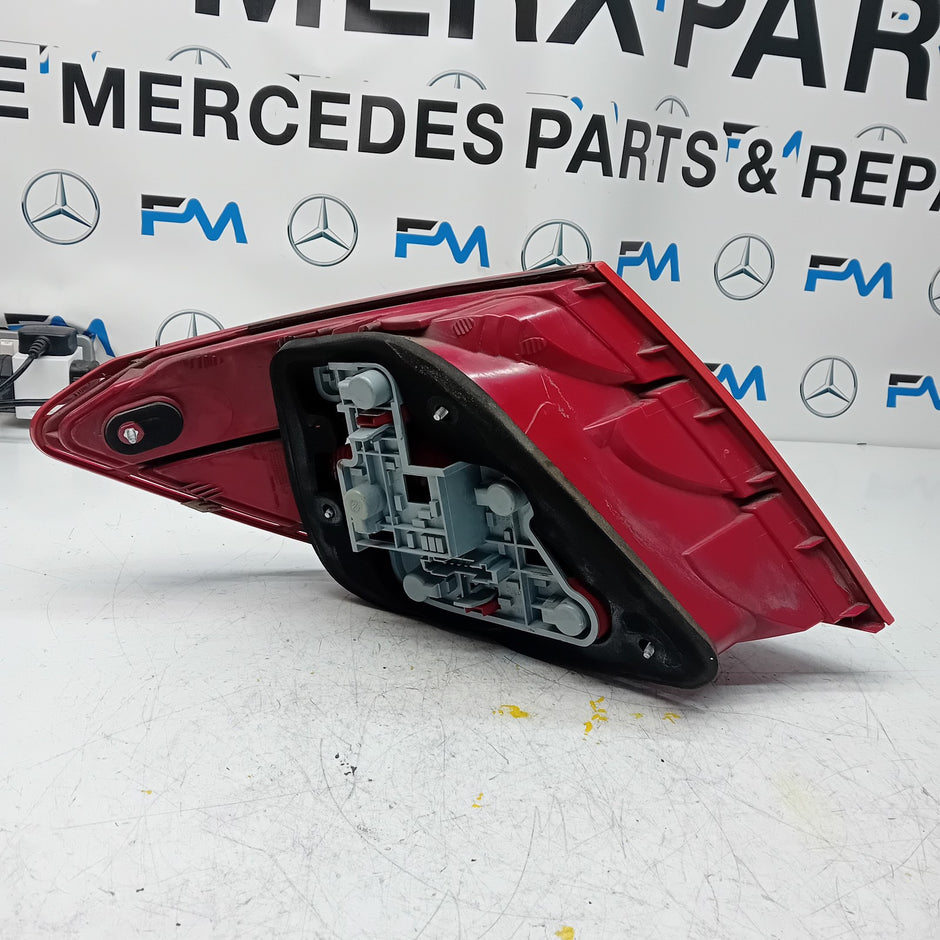 MERCEDES C-CLASS W204 DRIVER SIDE OS REAR TAIL LIGHT A2048203064 2011 FMT120