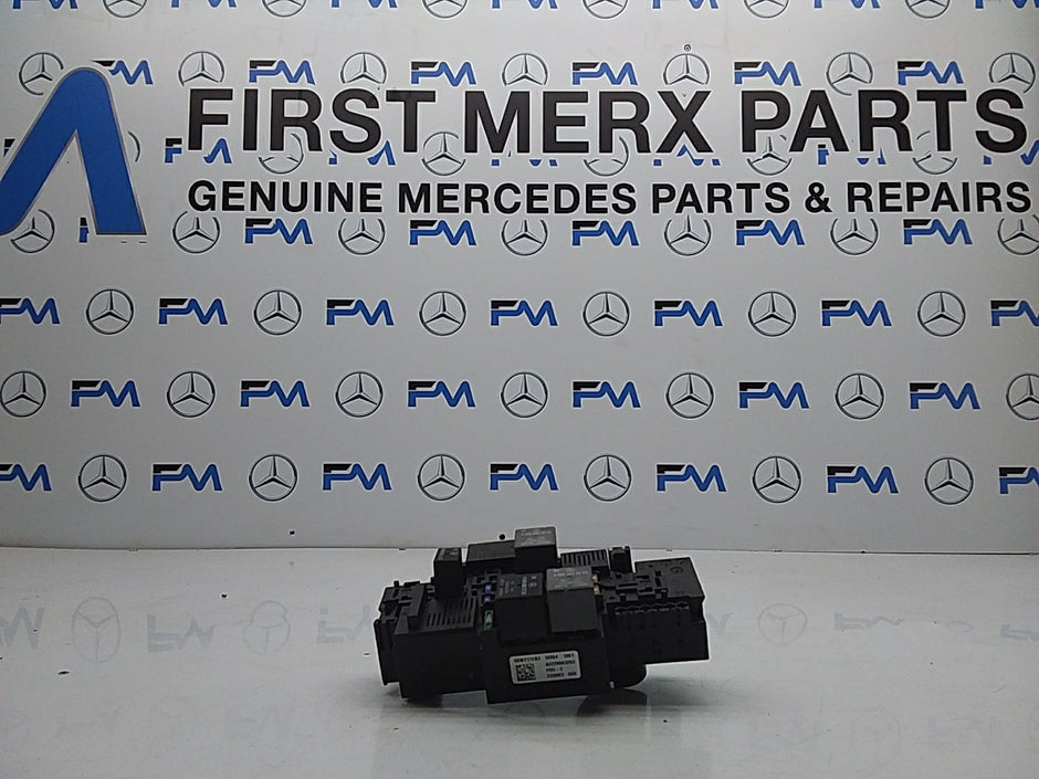 MERCEDES BENZ S-CLASS W222 FUSE BOX RELAY  A2229063202 FMF67