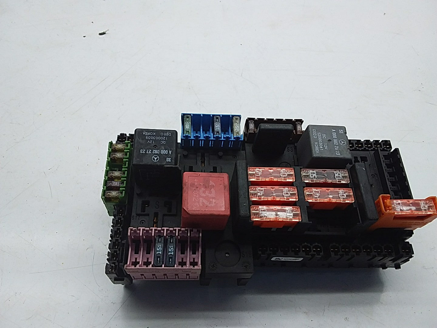 MERCEDES E-CLASS W213 2016 ONWARDS  FUSE RELAY BOX A2139068801  FMF58