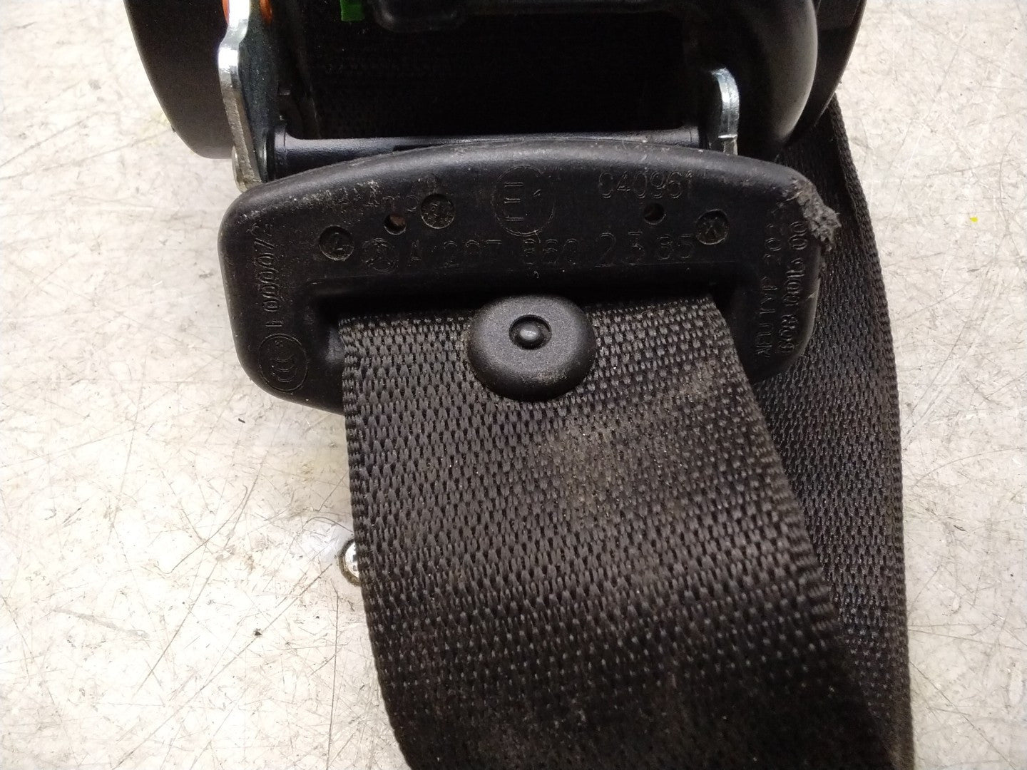 MERCEDES E CLASS SEAT BELT REAR RIGHT AND LEFT A2078602385 C207 FMS452 NSR OSR