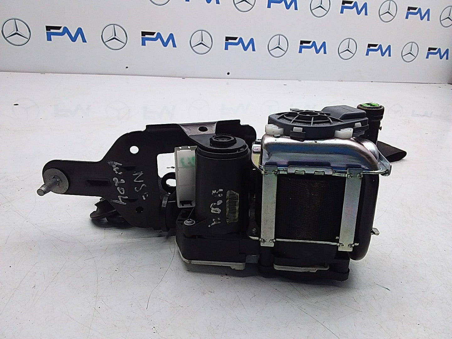 MERCEDES C-CLASS W204 SEAT BELT FRONT LEFT PASSENGER SIDE A2048601985 FMS213 NSF