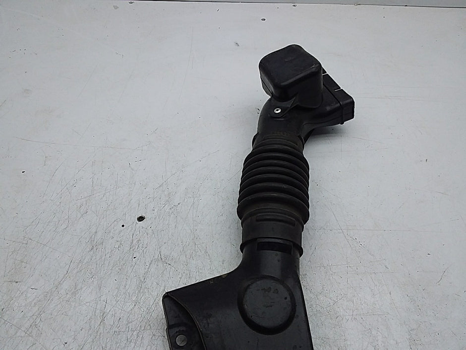 OUTLANDER AIR INTAKE TUBE 2.4 PETROL FMI08 1505A661