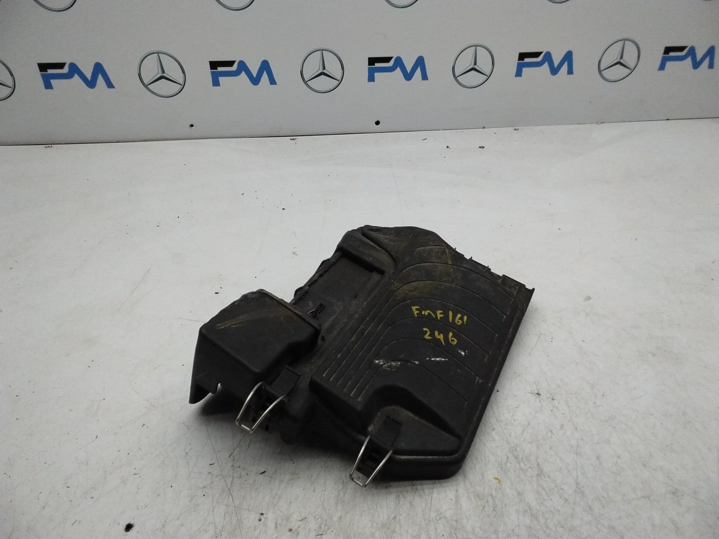 MERCEDES BENZ  B-CLASS  W246 FUSE RELAY  BOX LID A2465400182  FMF161 (DAMAGED) 