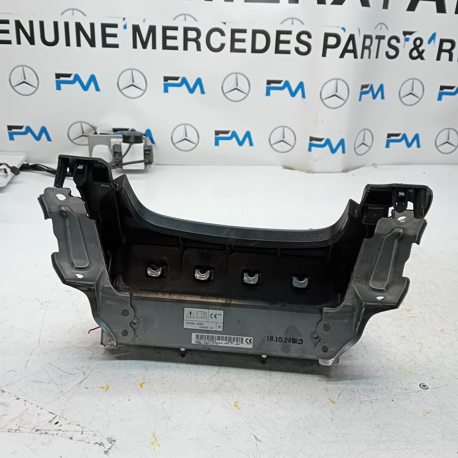 MITSUBISHI OUTLANDER MK3 KNEE AIR SRS BAG RIGHT DRIVER SIDE 7030A-31754 FM00988