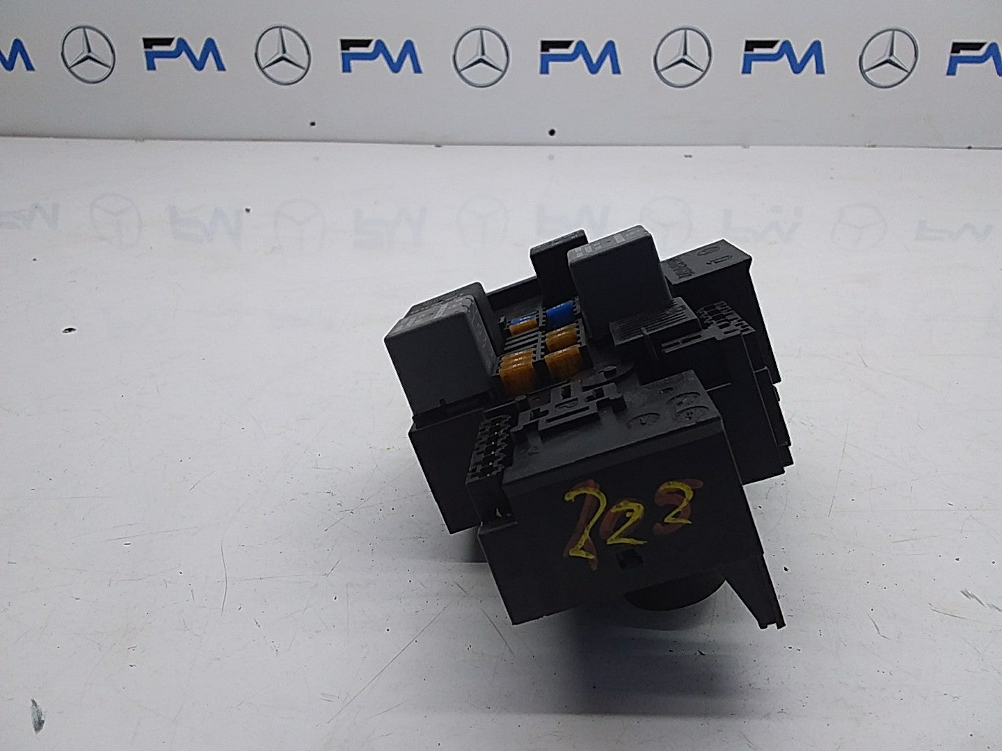 MERCEDES BENZ S-CLASS W222 FUSE BOX RELAY  A2229063202 FMF73