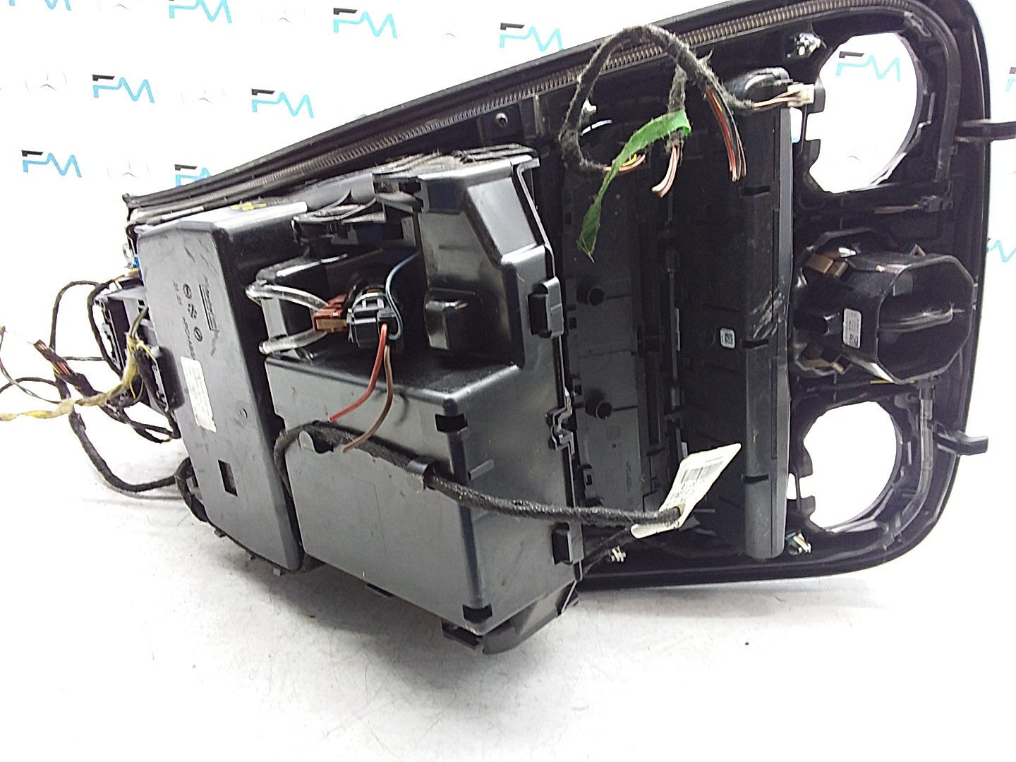 2016-2019 MERCEDES E CLASS W213 CENTRE  CONSOLE  A2054402032 FMK26 (DAMAGED)