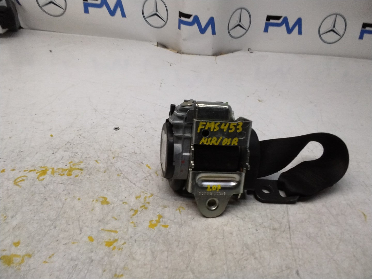 MERCEDES E CLASS SEAT BELT REAR RIGHT AND LEFT A2078602385 C207 FMS453 NSR OSR