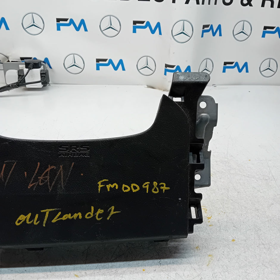 MITSUBISHI OUTLANDER MK3 KNEE AIR SRS BAG RIGHT DRIVER SIDE 7030A-31754 FM00987