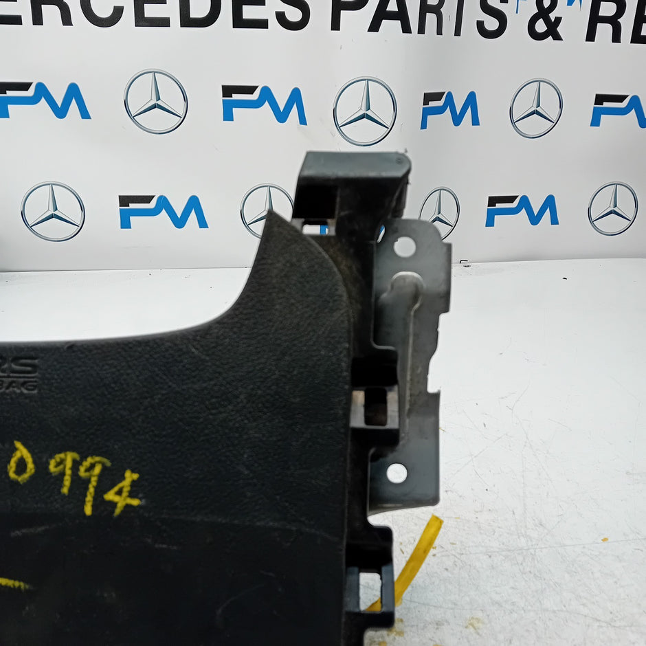 MITSUBISHI OUTLANDER MK3 KNEE AIR SRS BAG RIGHT DRIVER SIDE 7030A-31753 FM00994