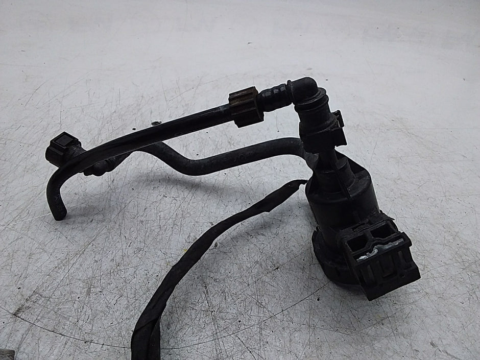 MERCEDES BENZ E-CLASS PURGE VALVE W207 E200 COUPE PURGE VALVE  A0014760532 FMR14