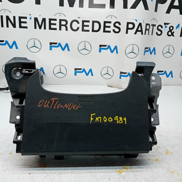MITSUBISHI OUTLANDER MK3 KNEE AIR SRS BAG RIGHT DRIVER SIDE 7030A-31754 FM00989