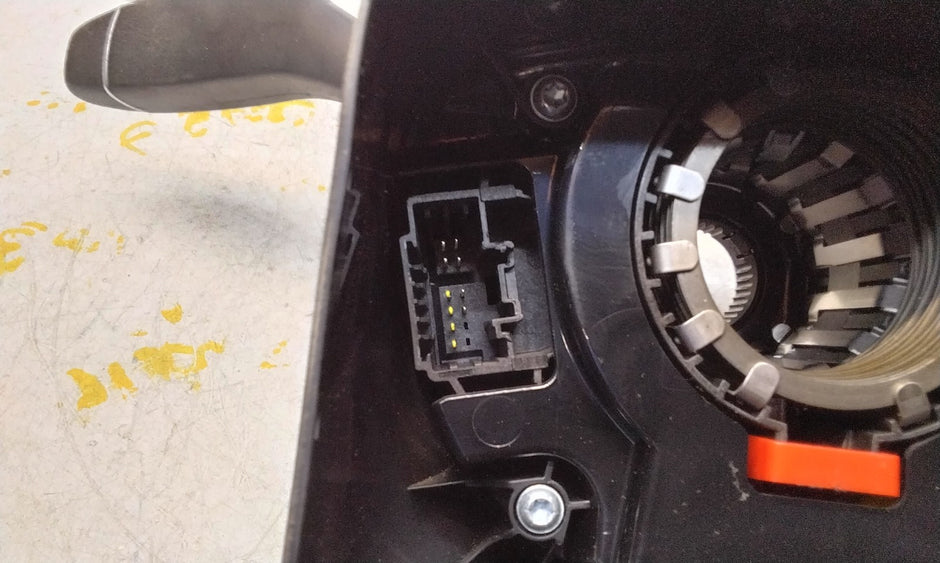 Mercedes Benz E-CLASS W213 INDICATOR/WIPER GEAR SELECT + SQUIB  2016 FM00745