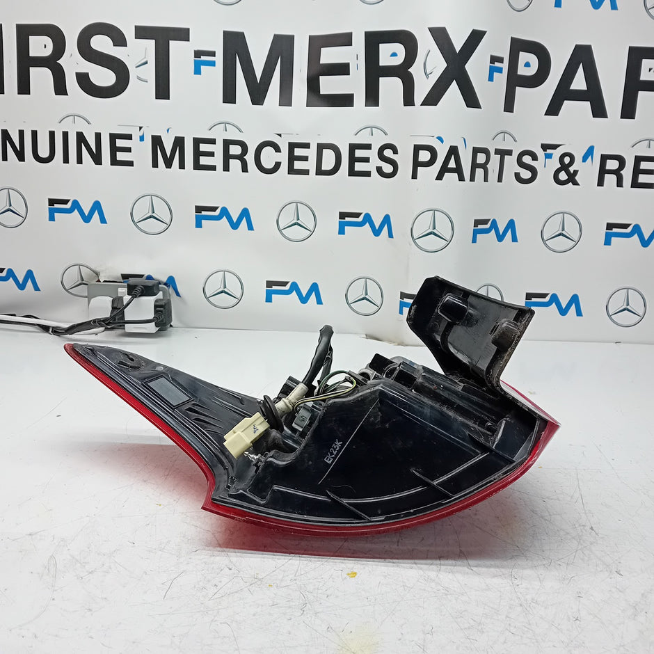 MITSUBISHI OUTLANDER MK3 2015-19 DRIVER SIDE OS OUTER REAR TAIL LIGHT FMT145