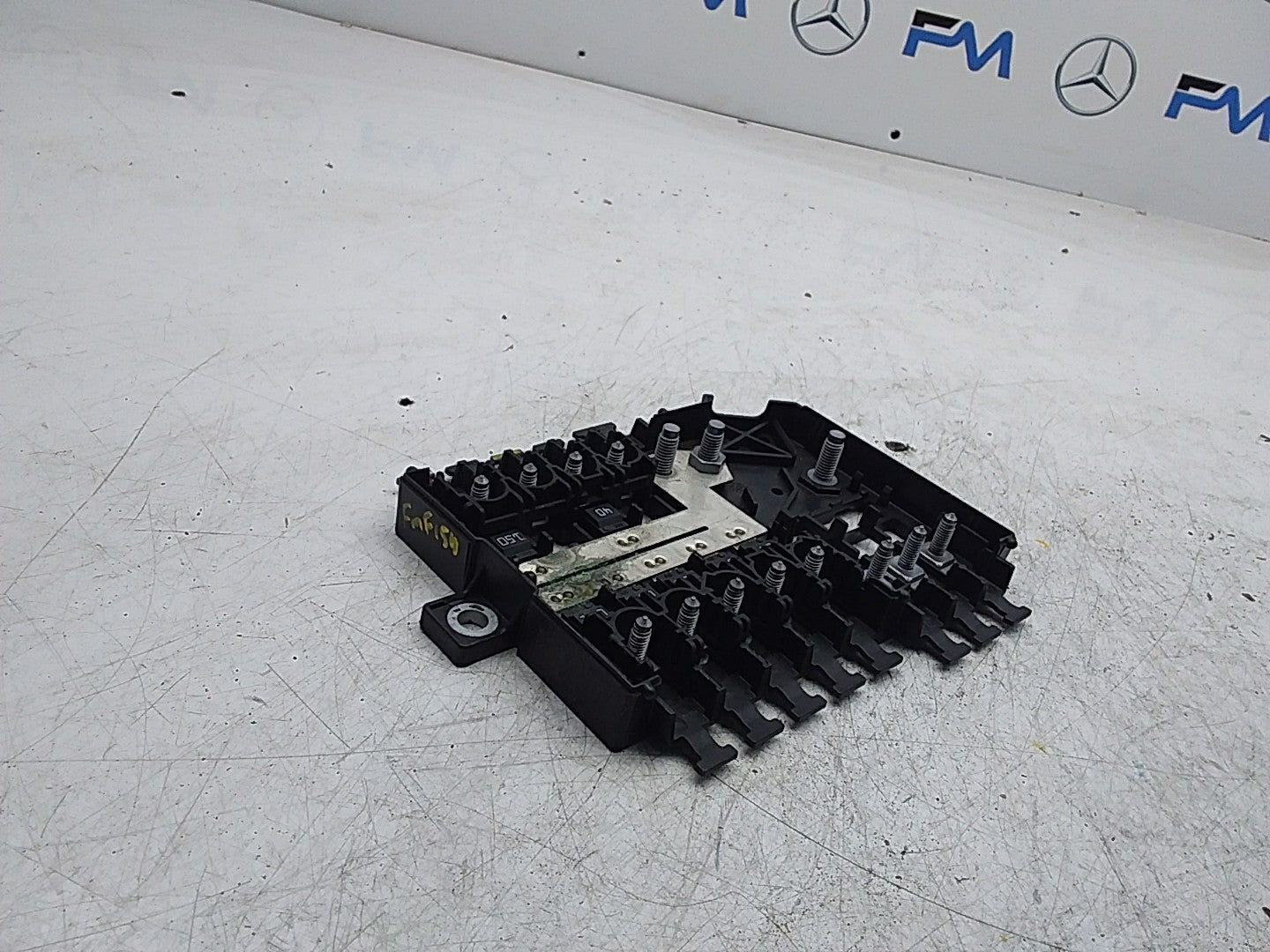 MERCEDES BENZ  E-CLASS  W213 FUSE RELAY JUNCTION BOX  A2135406200  FMF154