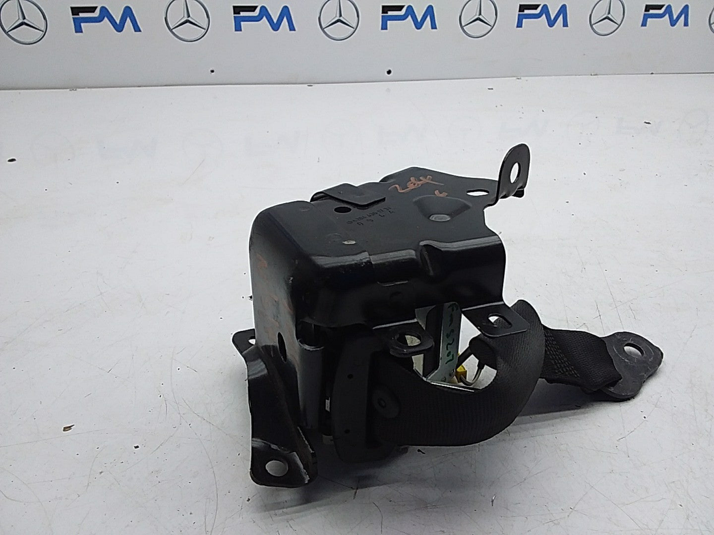 MERCEDES C-CLASS W204 SEAT BELT REAR  LEFT PASSENGER SIDE A2046301731 FMS207 NSR