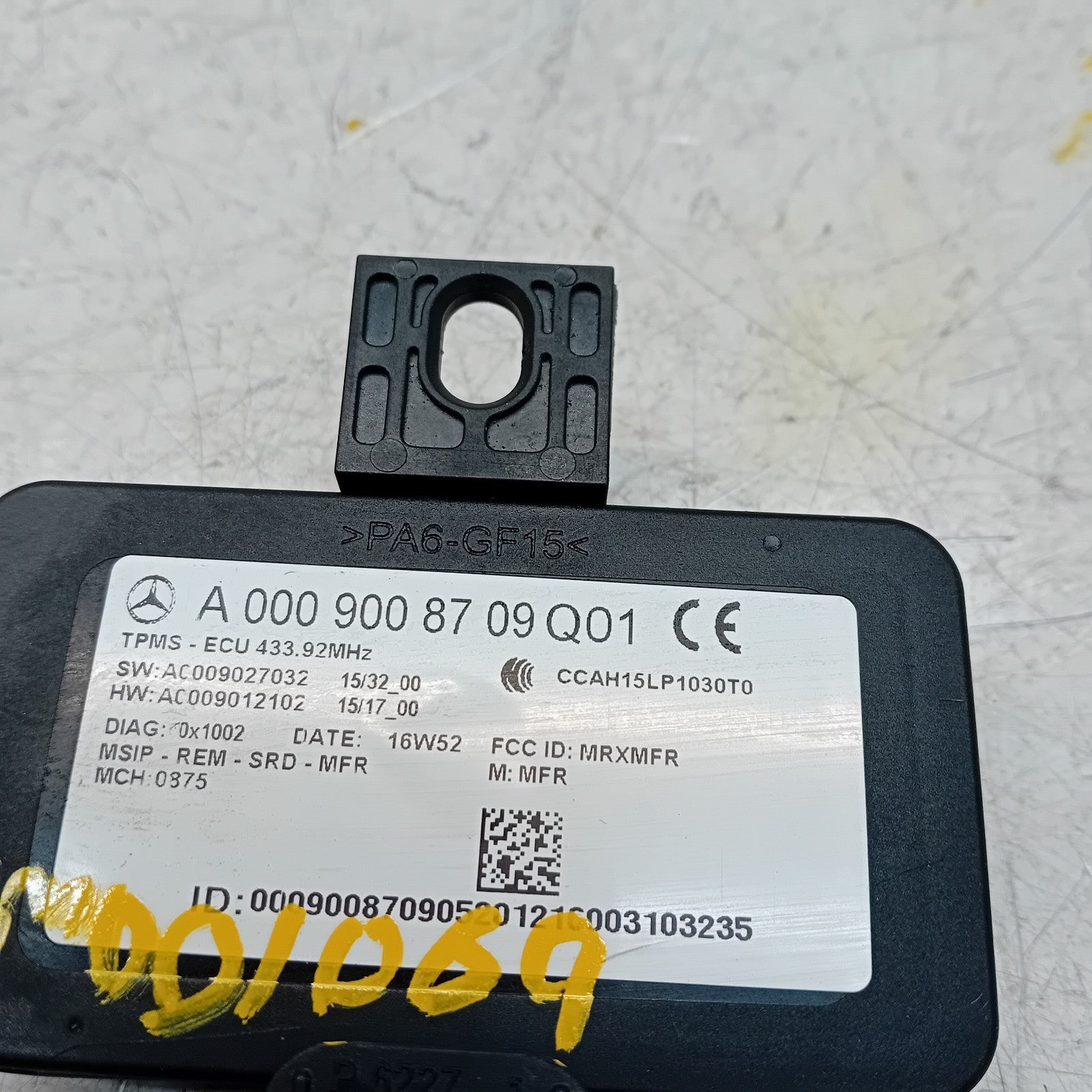 MERCEDES E-CLASS W213 W238 / TYRE PRESSURE CONTROL MODULE A0009008709 FM001069