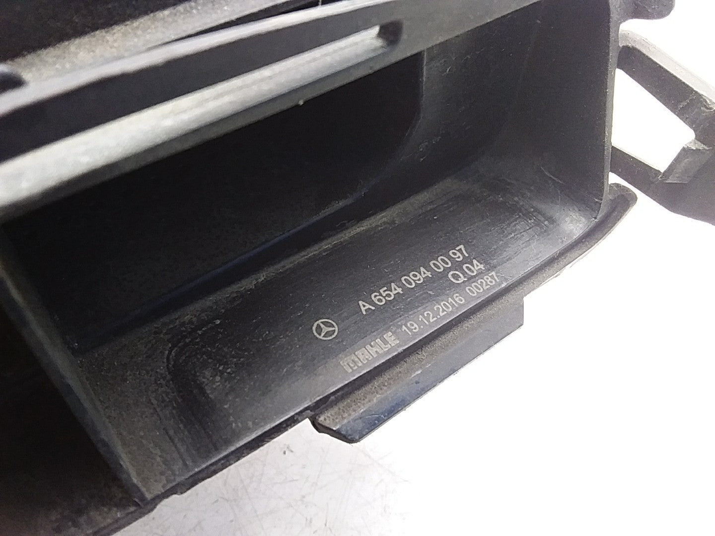 MERCEDES BENZ E-CLASS W213 AIR INTAKE TUBE A640940097 FMI22