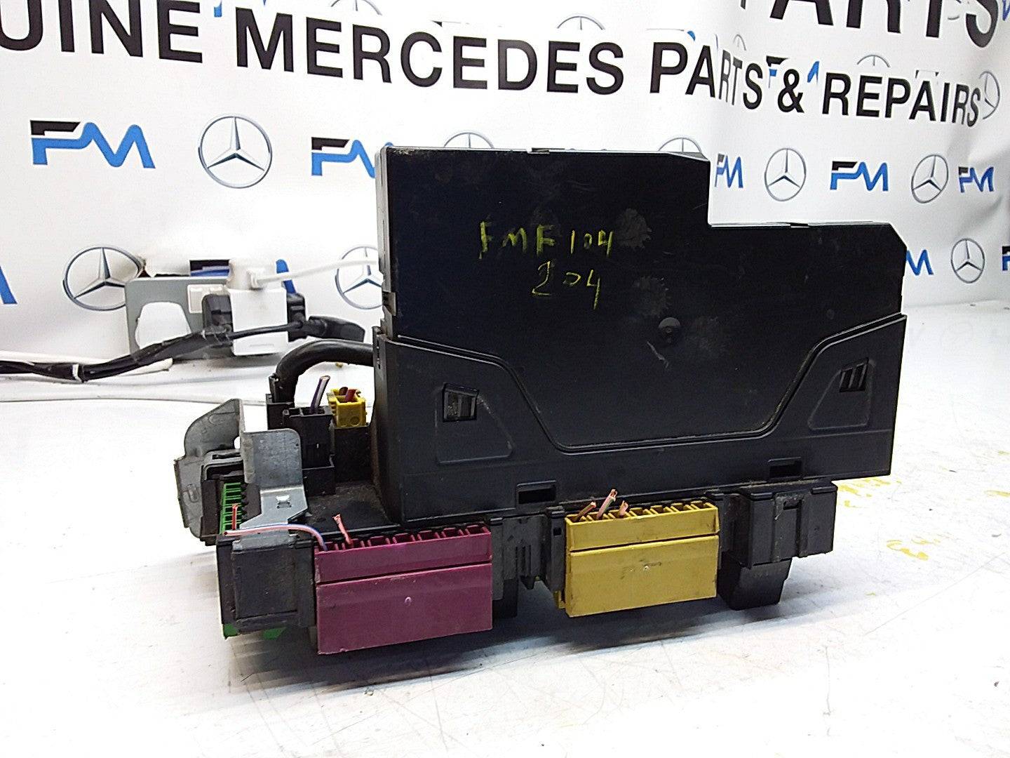 MERCEDES C-CLASS W204  FUSE  BOX RELAY A2049005003 FMF104