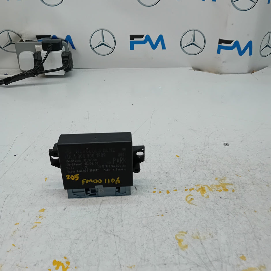 MERCEDES C-CLASS PARKING SENSOR CONTROL MODULE W205 A0009001808 FM001106