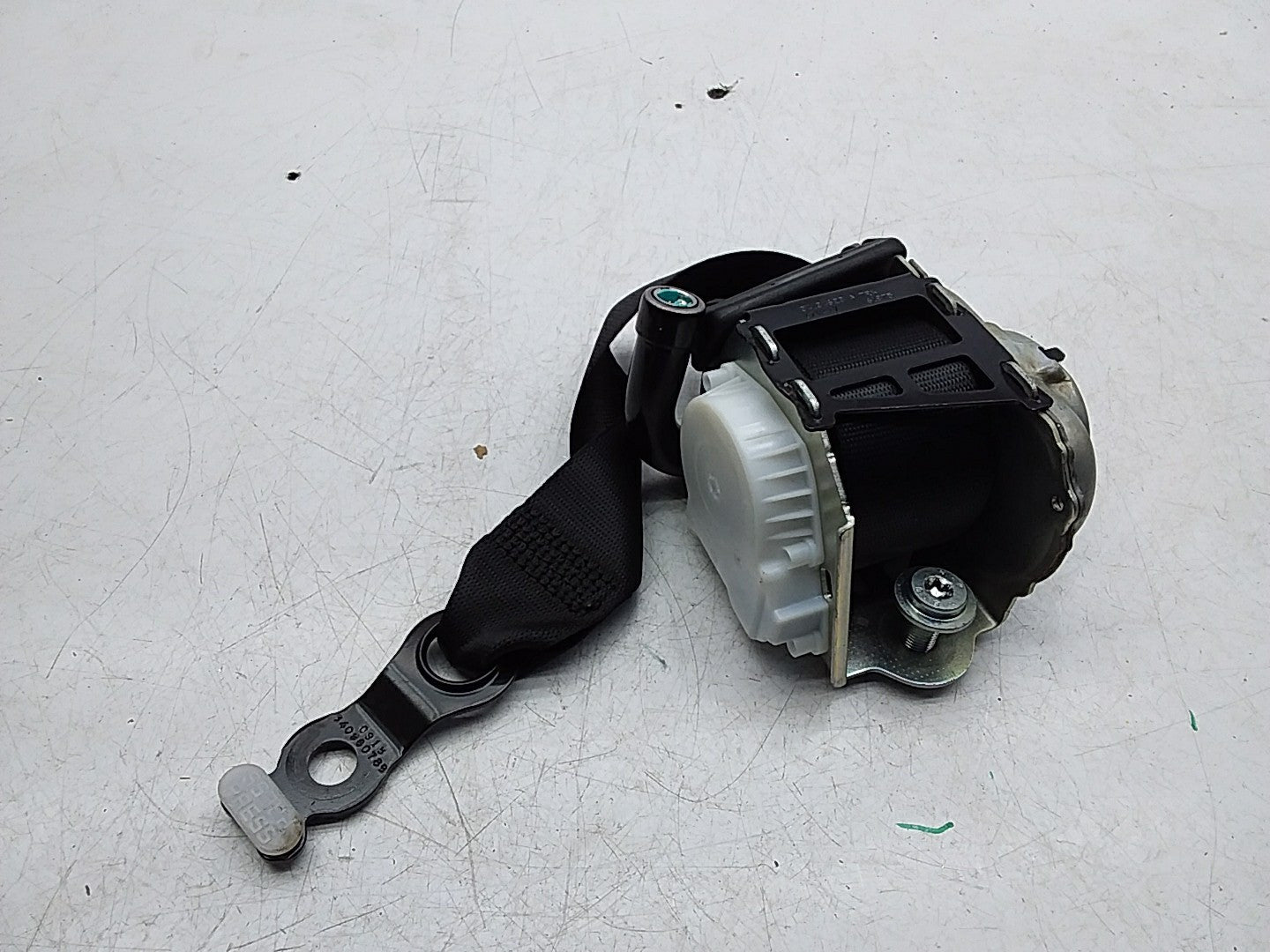 MERCEDES E-CLASS W238 SEAT BELT REAR RIGHT DRIVER SIDE A2388603800 FMS269 OSR
