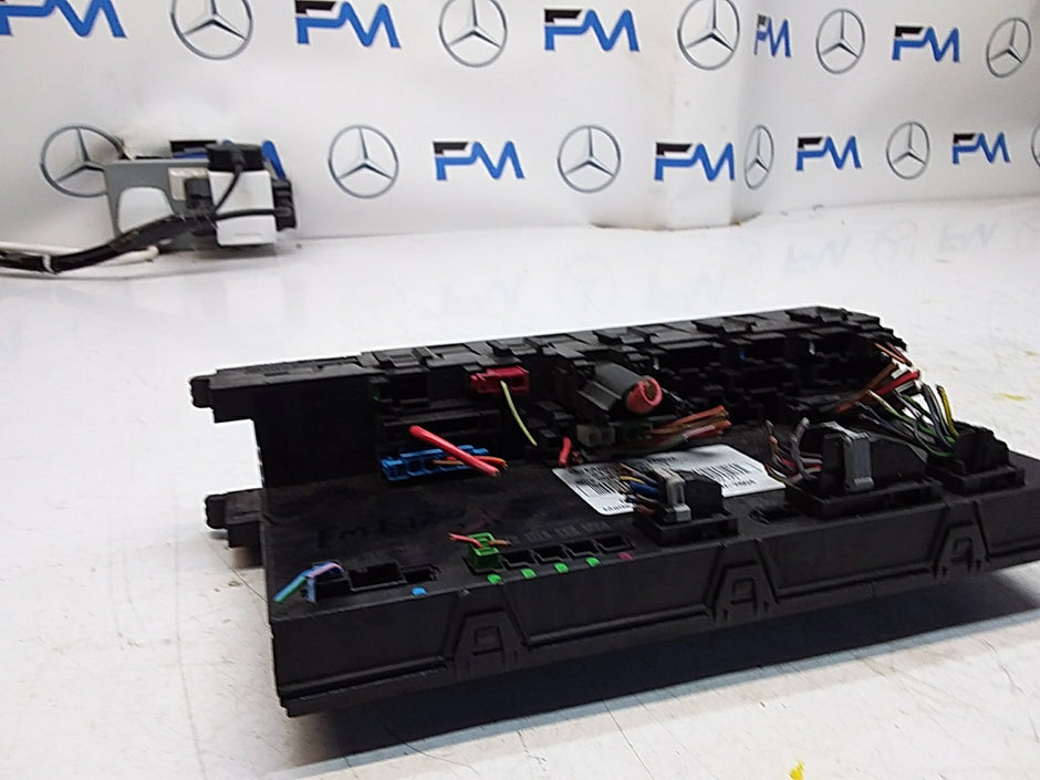 MERCEDES BENZ E-CLASS W211 FUSE  BOX 2003-2009 A2115455101 FMF120