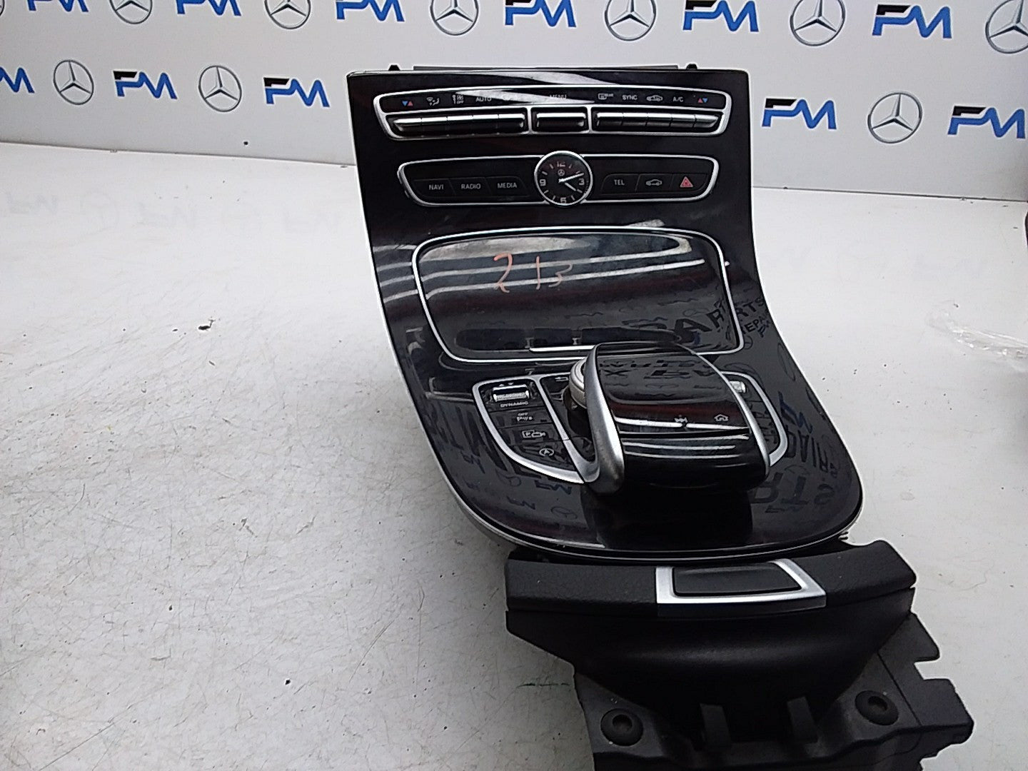 2016-2019 MERCEDES E CLASS W213 CENTRE  CONSOLE  A2138100815 FMK07