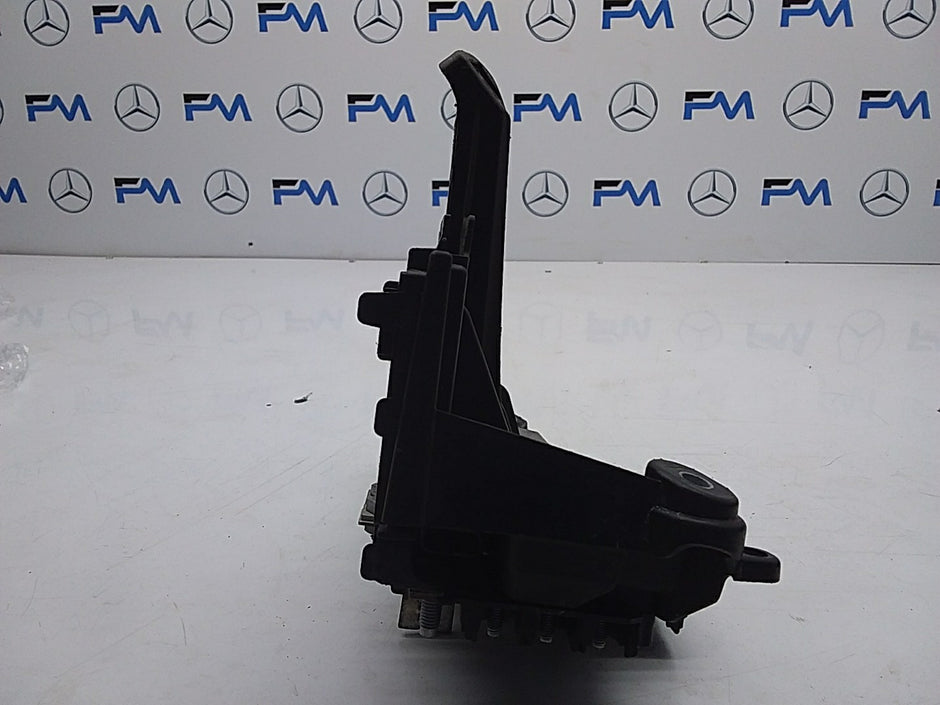 MERCEDES BENZ E-CLASS W213 FUSE BOX RELAY DISTRIBUTION BOX A2135403939 FMF45