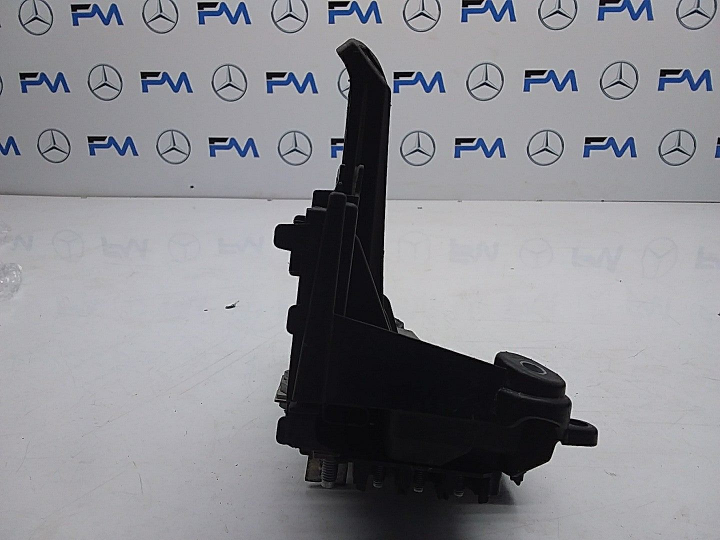 MERCEDES BENZ E-CLASS W213 FUSE BOX RELAY DISTRIBUTION BOX A2135403939 FMF45