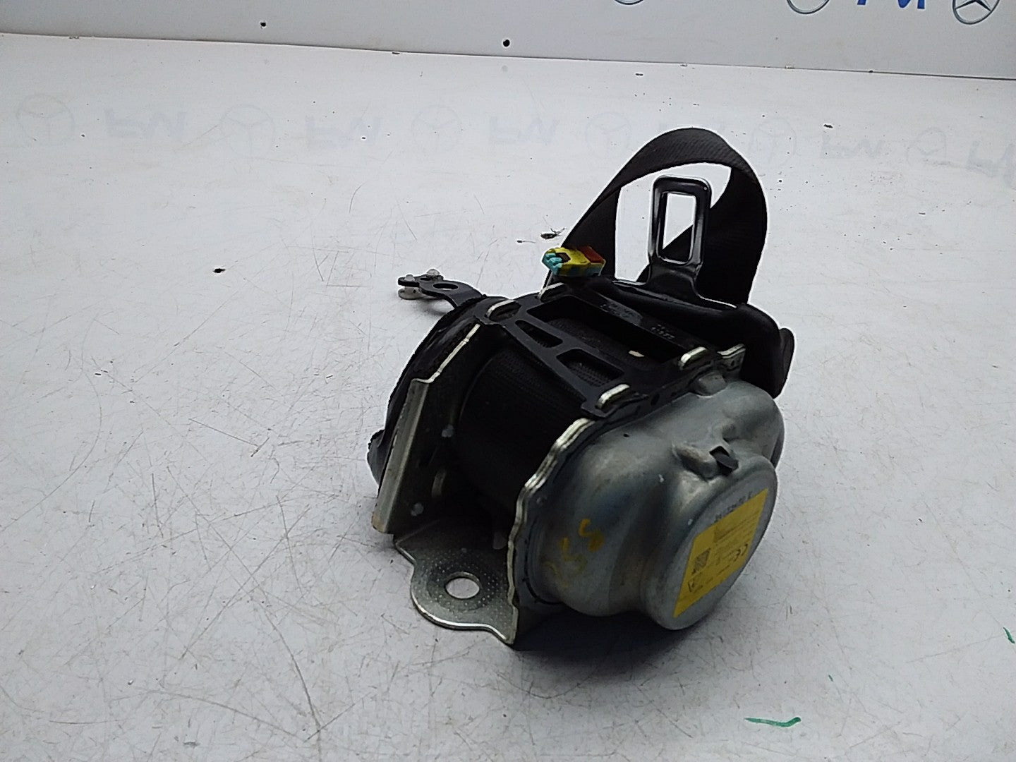 MERCEDES E-CLASS W238 SEAT BELT REAR LEFT PASSENGER SIDE A2388603500 FMS275 NSR