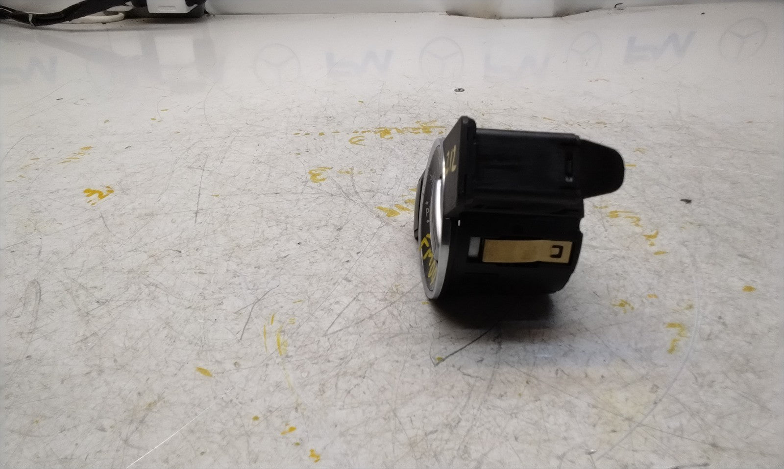 MERCEDES E-CLASS W212 HEADLIGHT CONTROL SWITCH 2012 A2129056800 FM001023