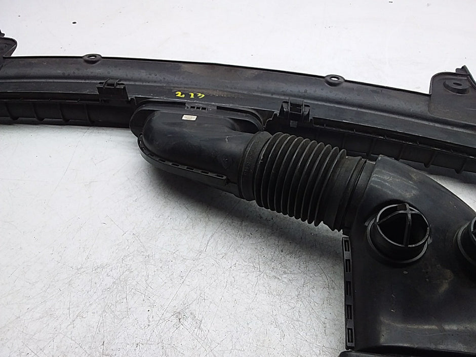 MERCEDES BENZ E-CLASS W213 AIR INTAKE TUBE A640940097 FMI24